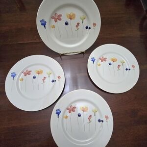 Set Of 4 Royal Stafford Scattered Flowers Floral 11" Porcelain Dinner Plates EUC